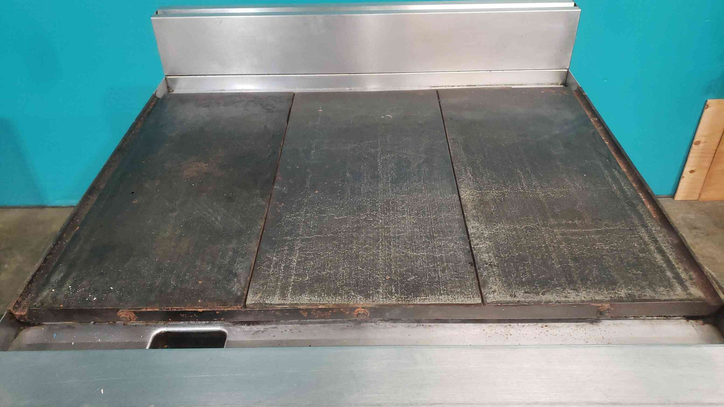 Vulcan VR2C Electric Commercial Range 3 Hot Top Plates Standard Oven 480V 3ph (SKU: 113621)