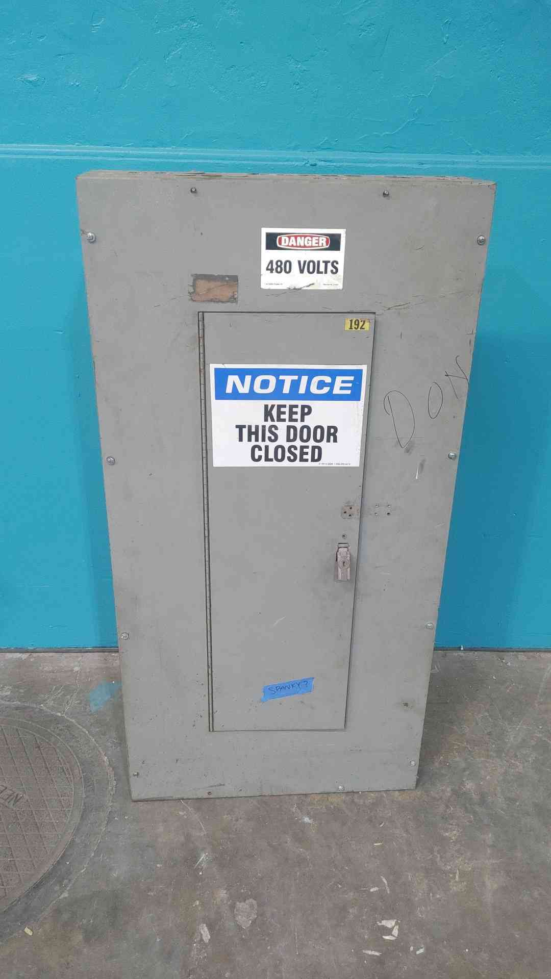 Siemens 200A 480V 3 Phase Panelboard Siemens 200A Main 13x 3-Pole Breakers
