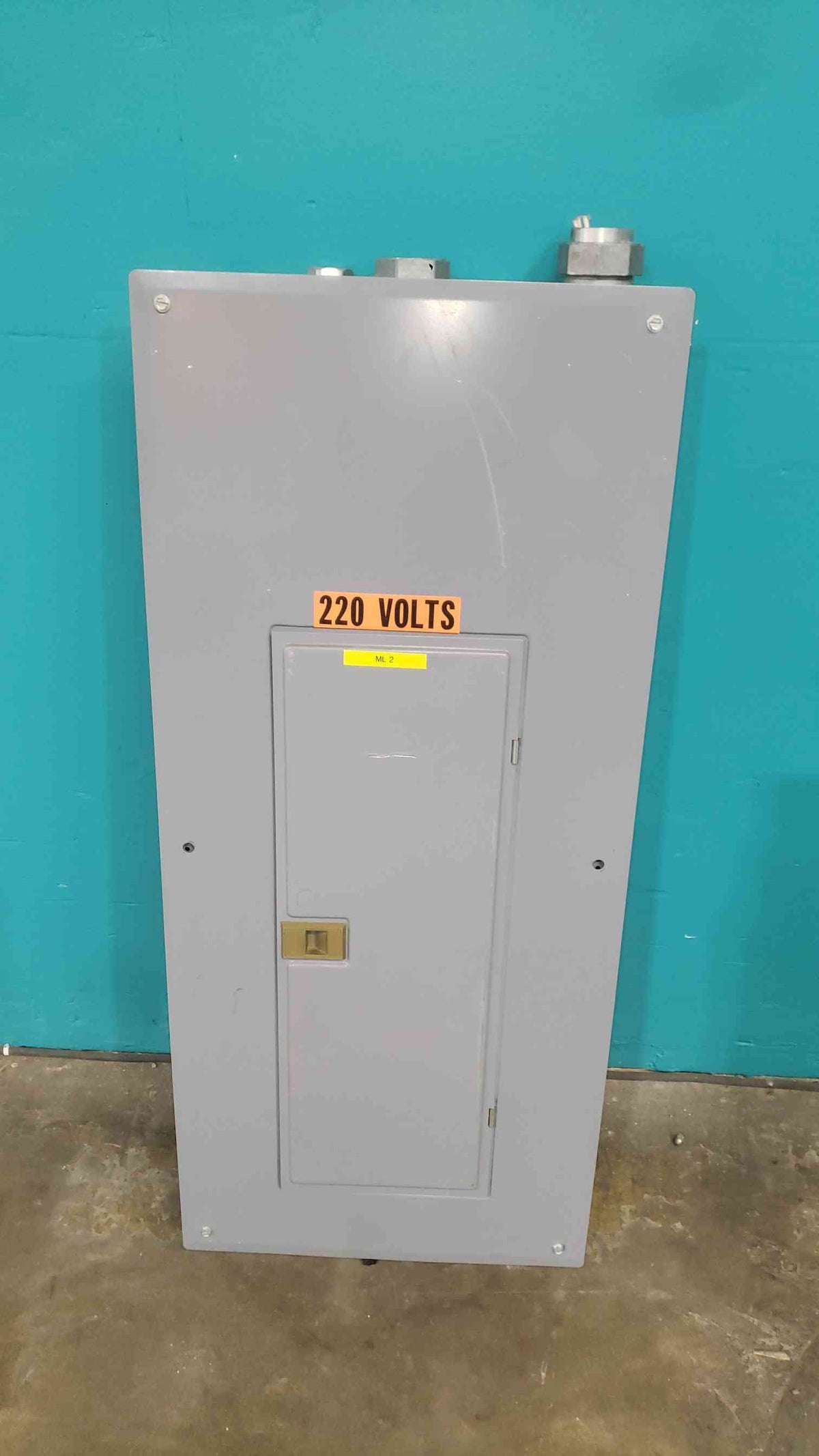 Square D QO 3 Phase Panelboard 200A Main Breaker 40x 20A 1-Pole Breakers QOC40UF