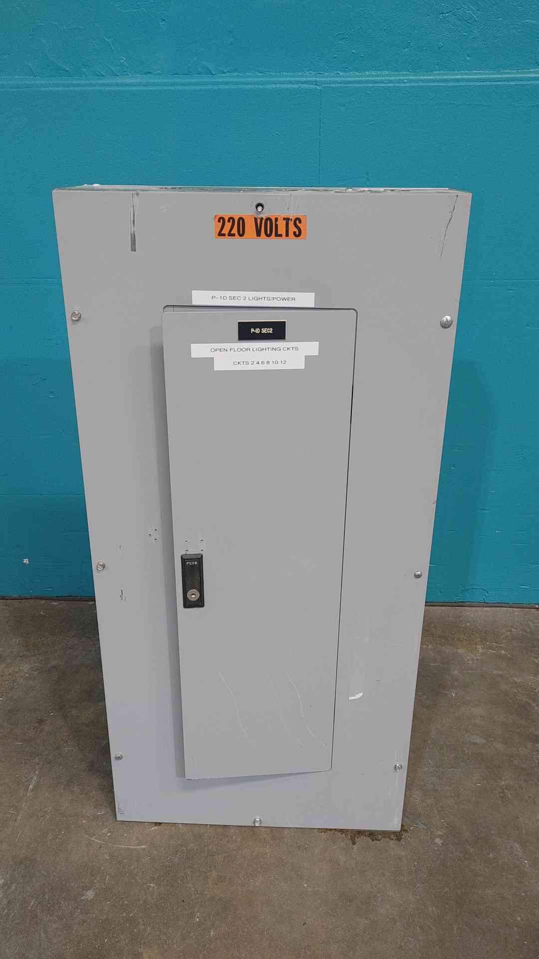 Challenger PowerMaster PM1 225A 3 Phase Panelboard Loaded With Siemens Breakers