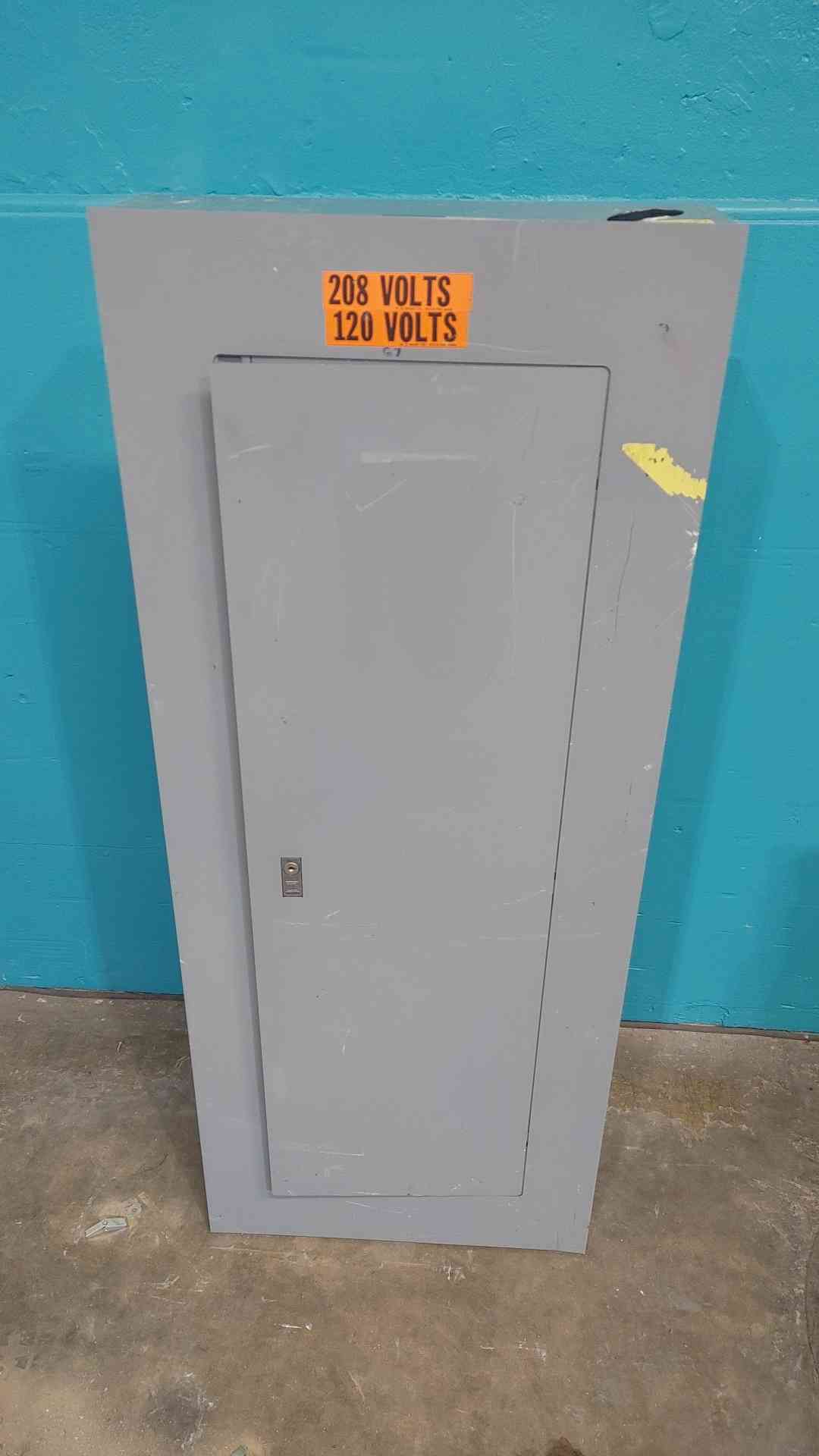 Square D QO 3 Phase Panelboard 200A Main Breaker 35x 20A 1-Pole Breakers QOC40U