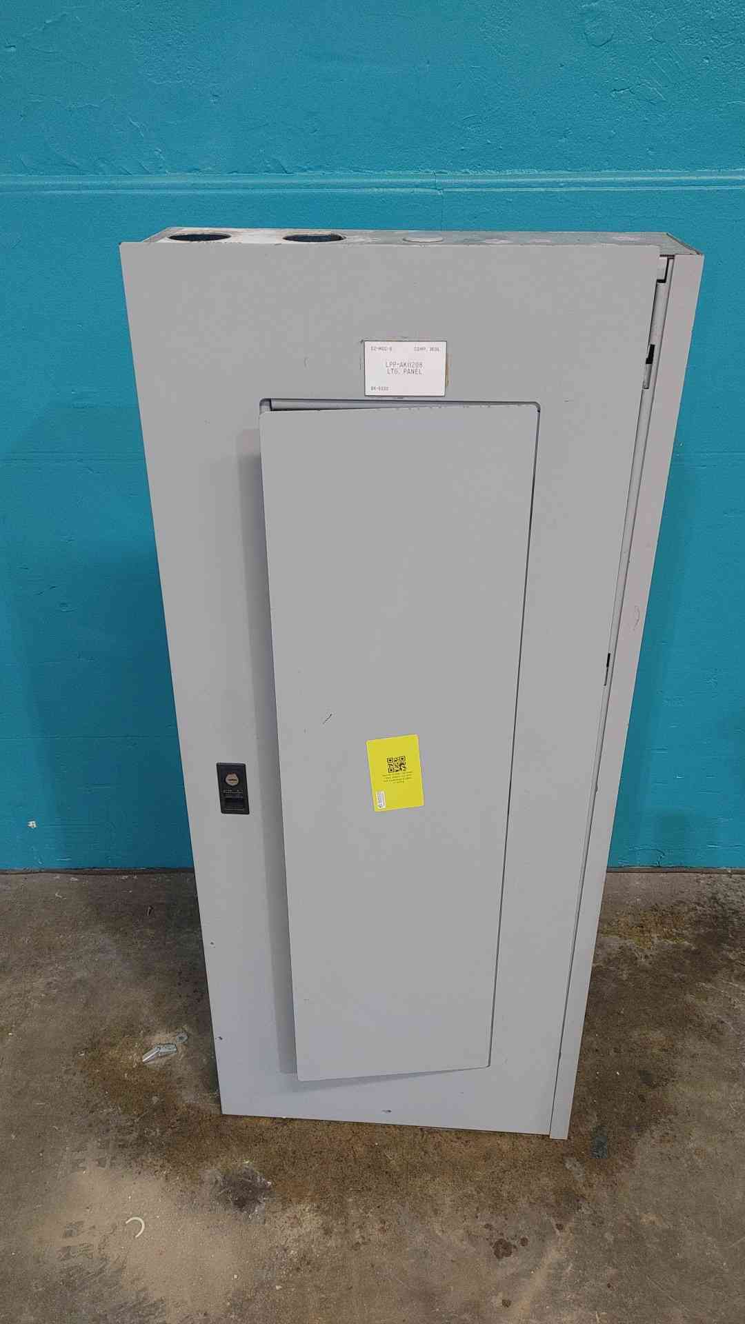 Eaton Cutler-Hammer PRL1A 150A Main 208Y/120V 3 Phase 42 Ckt Panelboard Pow-R-Line
