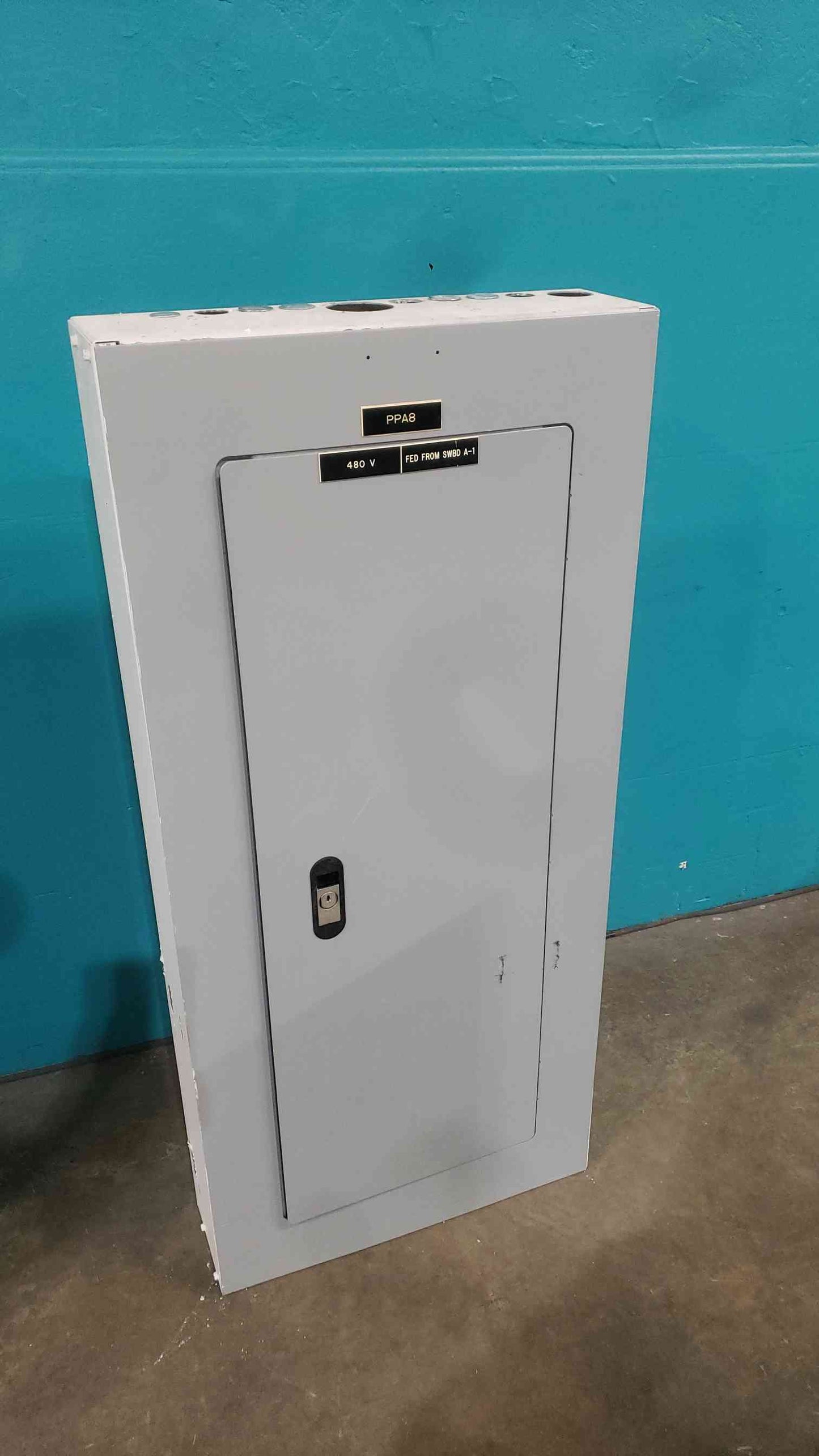 Siemens P2 250A 480V 3ph Panelboard 2x 100A 9x 30A 3-Pole Breaker P2F42ML250FTS