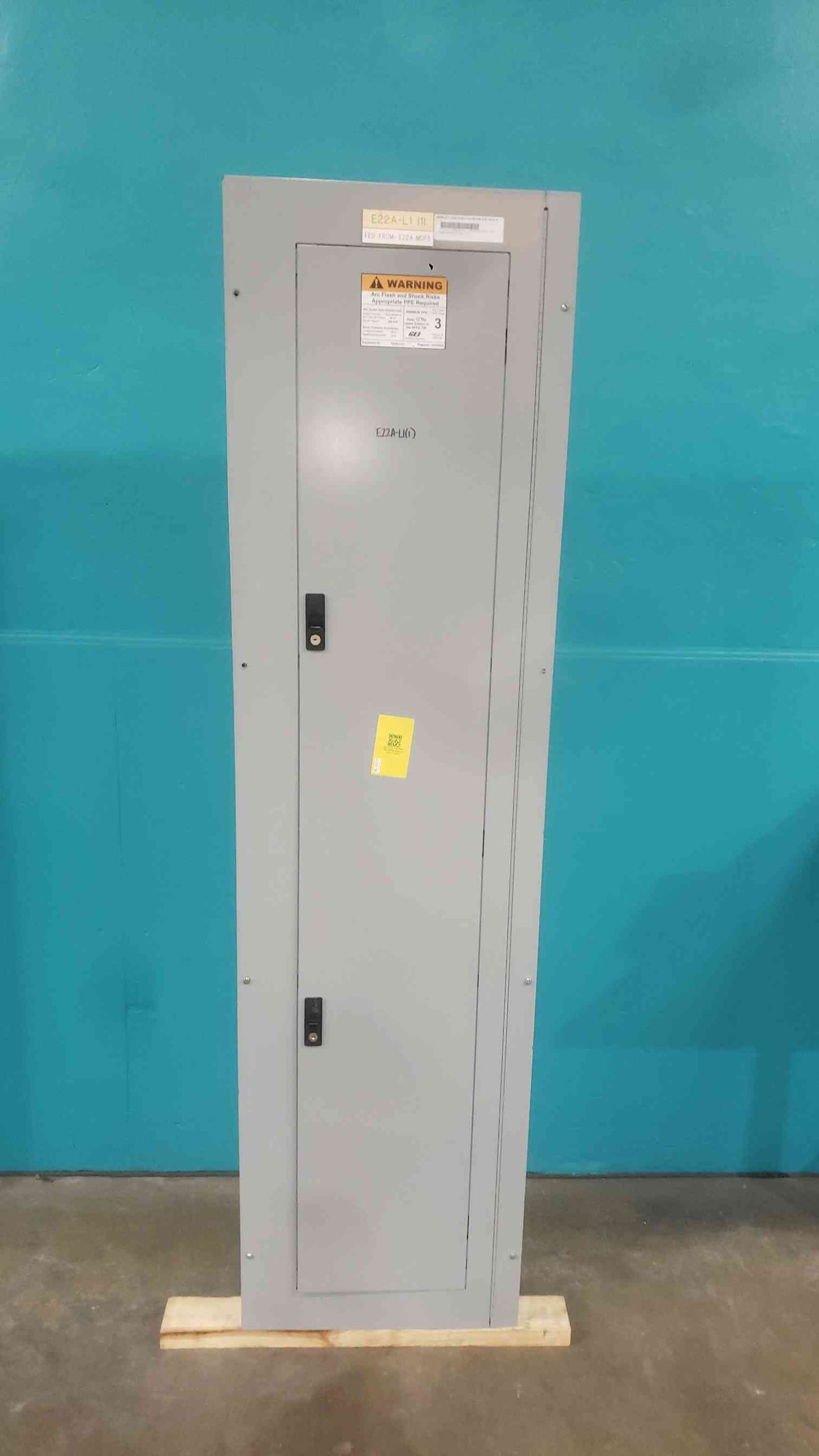 GE 400A 120/208V 3PH 4W Panelboard Enclosure