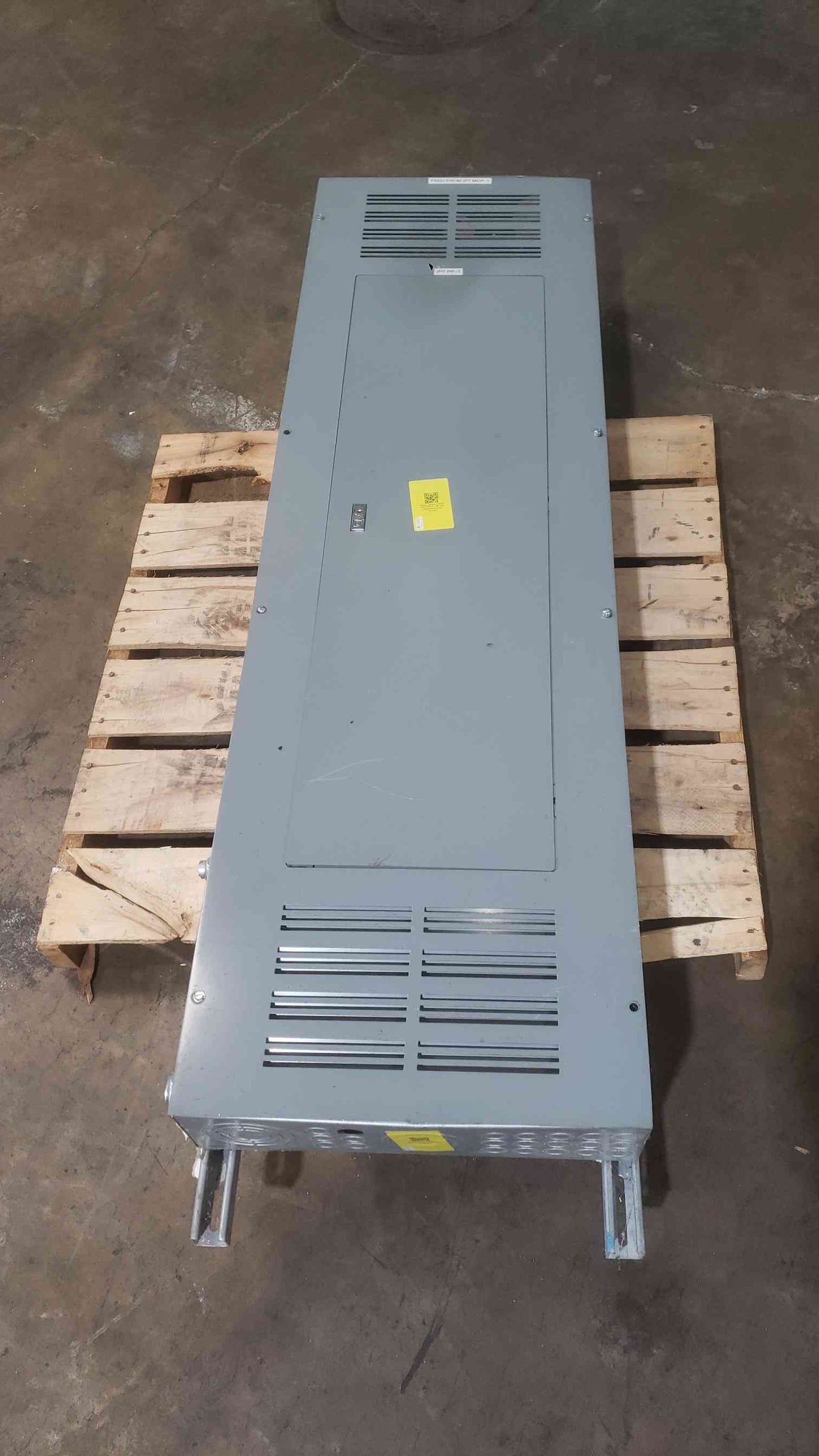 Square D NF430L4C 400A 600V 3 Phase Panelboard Panel W/ 200A 100A 30A Breakers
