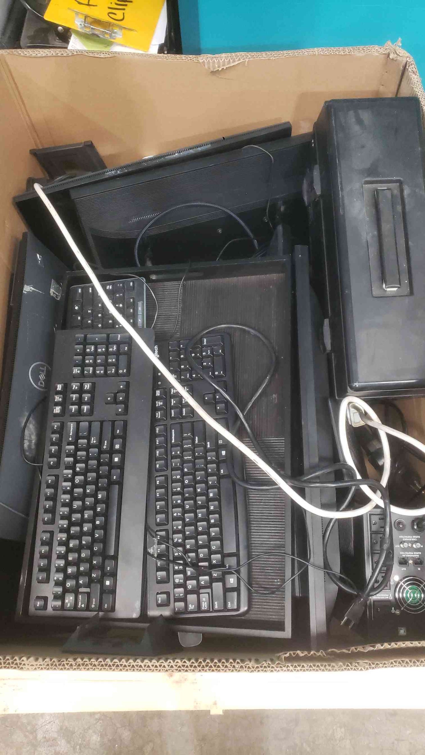 Lot Of Misc Computer Accessories (SKU: 113980)