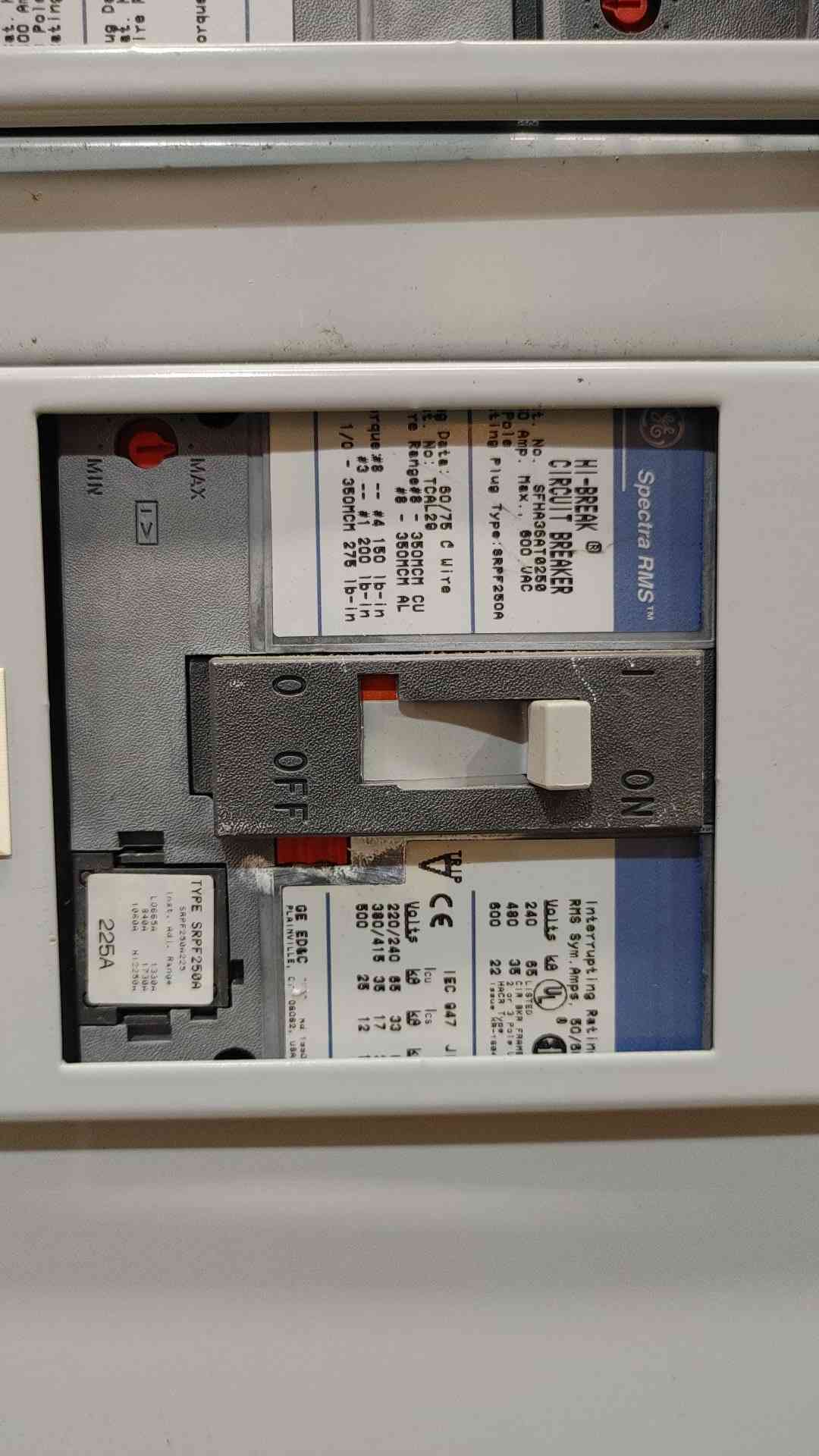 GE Spectra Series Power Panelboard 400A Main 3PH Breakers SGHA36AT0400 SFHA36AT0250