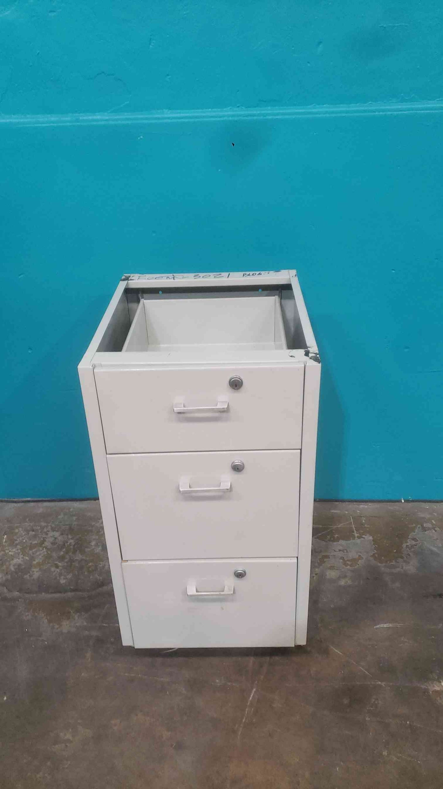 St. Charles 18" Drawers Only Standing Height Casework (SKU: 114006)