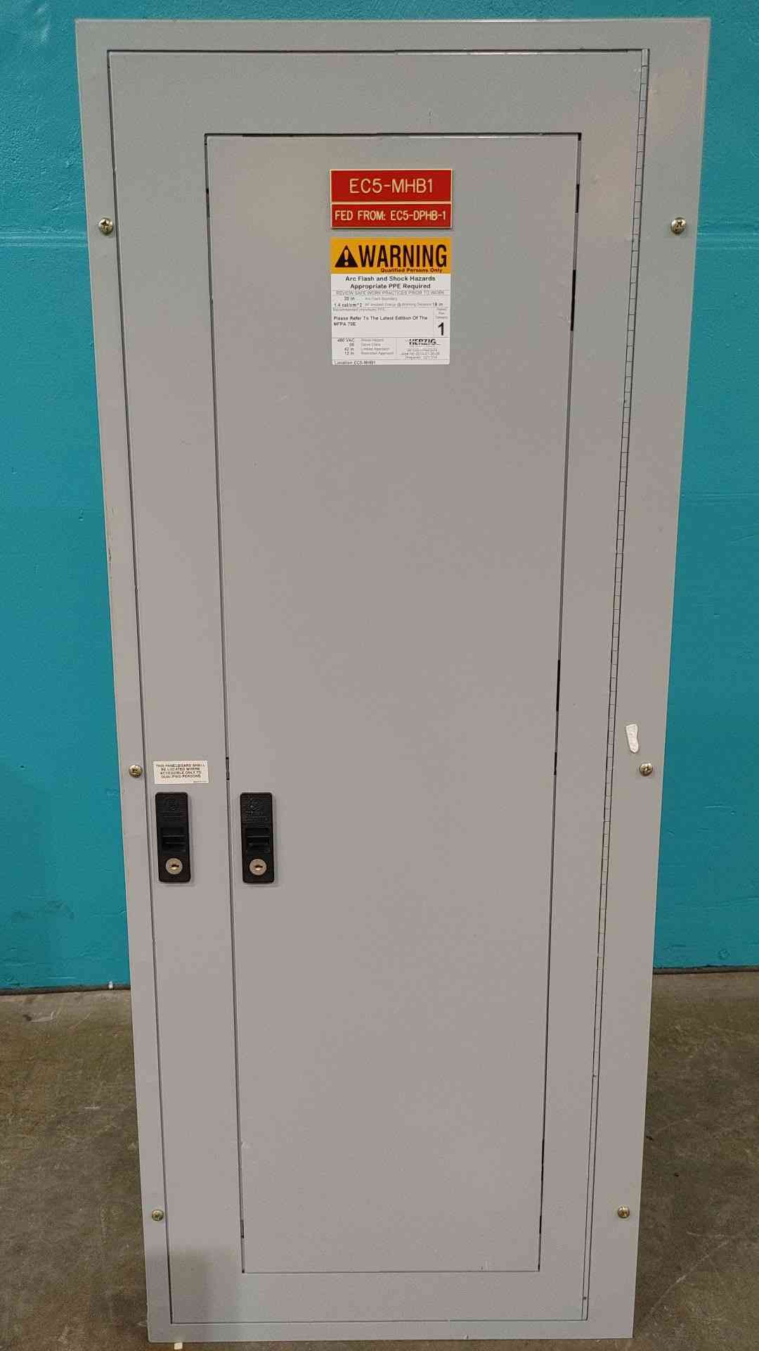 GE 3 Phase 480V 225A Panelboard Door in Door Load Center W/ 24x 20A Bolt Breakers