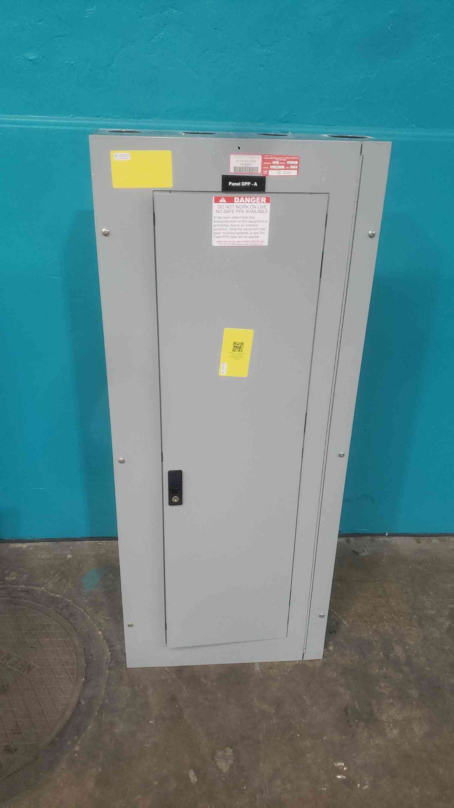 GE A-Series II AEU3422RCX 225A 480Y/277V 3PH 42 Circuit Panelboard Breakers