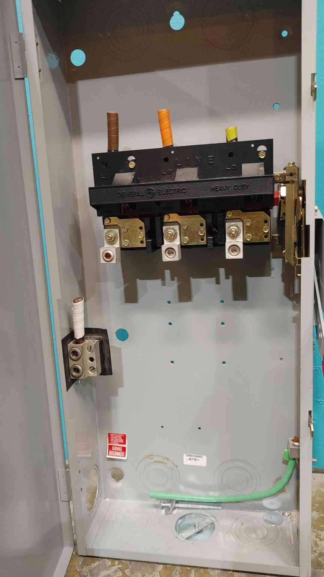 GE THN3364 200A 600V 3 Pole 3 Phase Heavy Duty Non-Fusible Safety Switch NEMA 1
