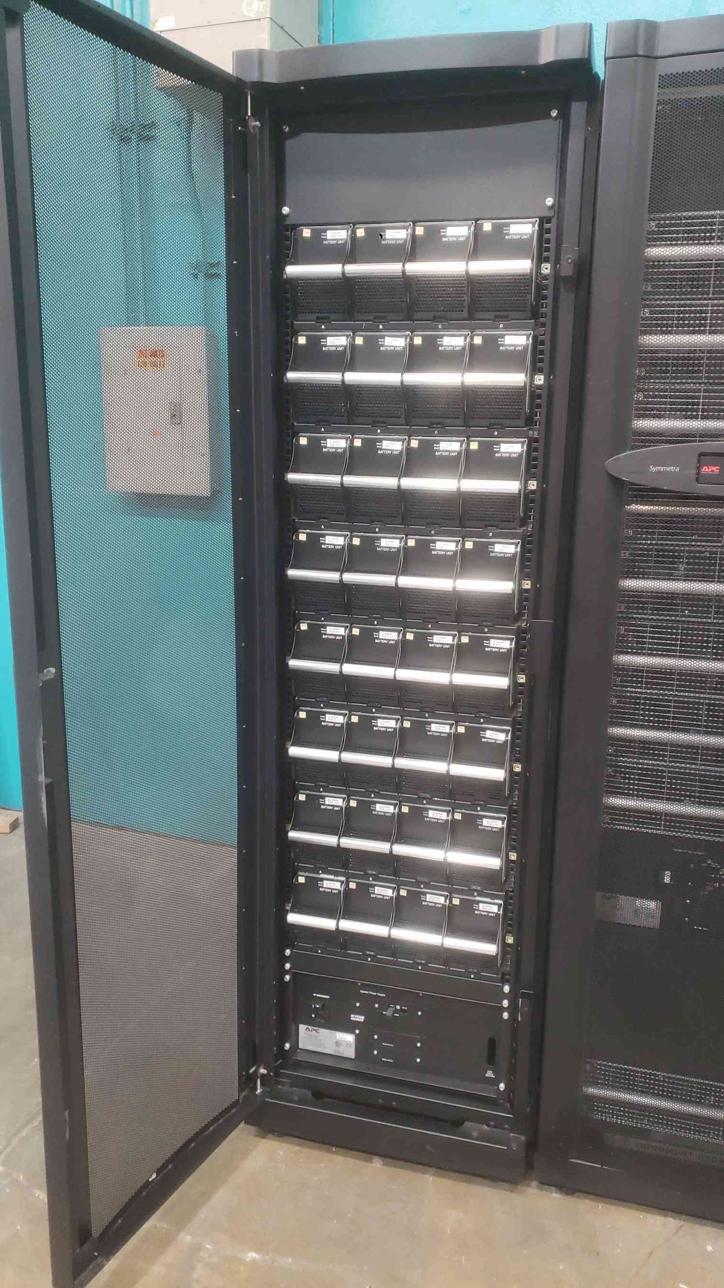APC Symmetra PX 80kW 80kVA 3 Phase UPS System Array SYCF80KF SYCF8BF PDU 3 Rack