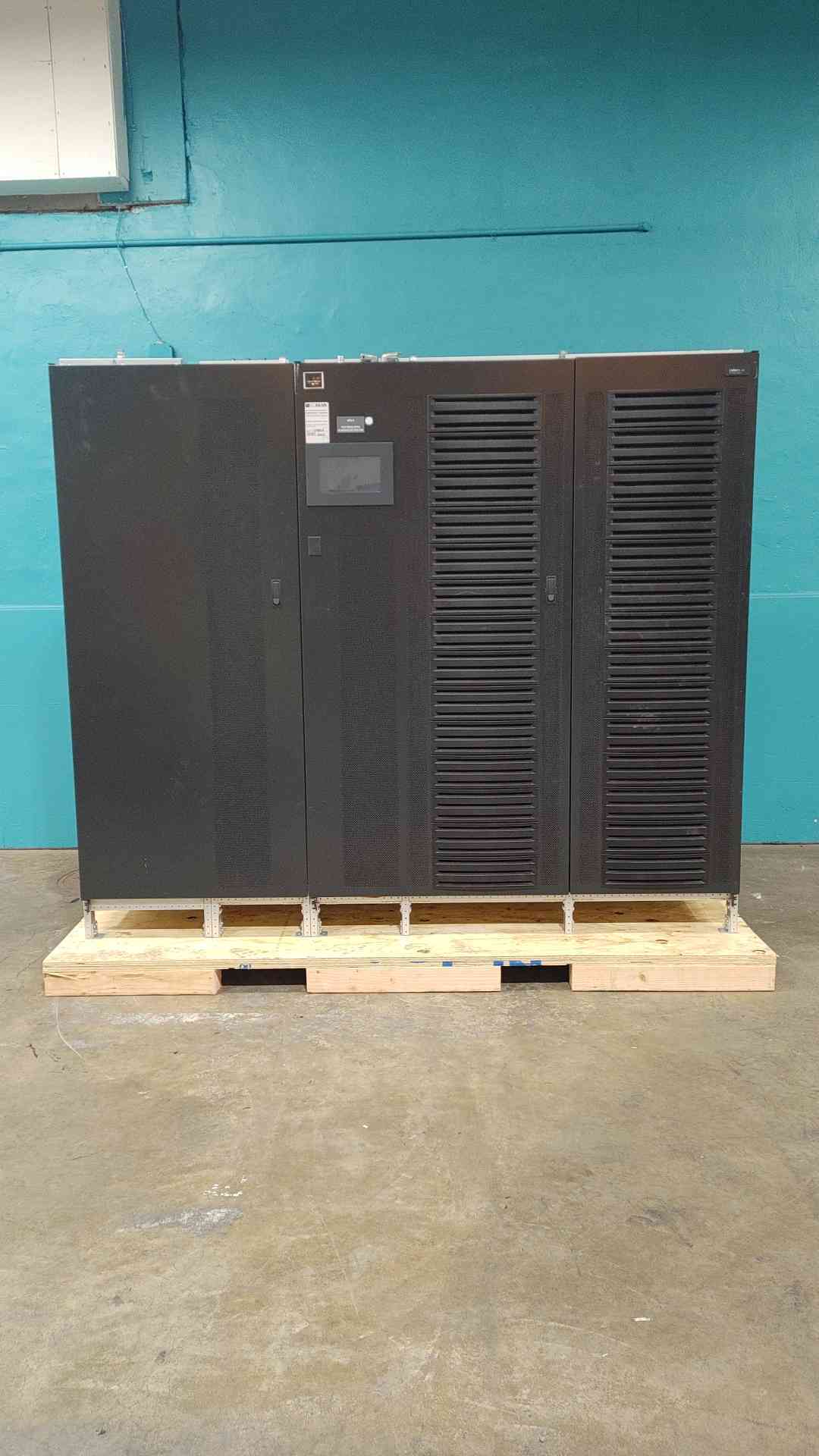Liebert NX 400kVA 400kW 3ph UPS and Battery Cab 480V 38SA400AAAVA685