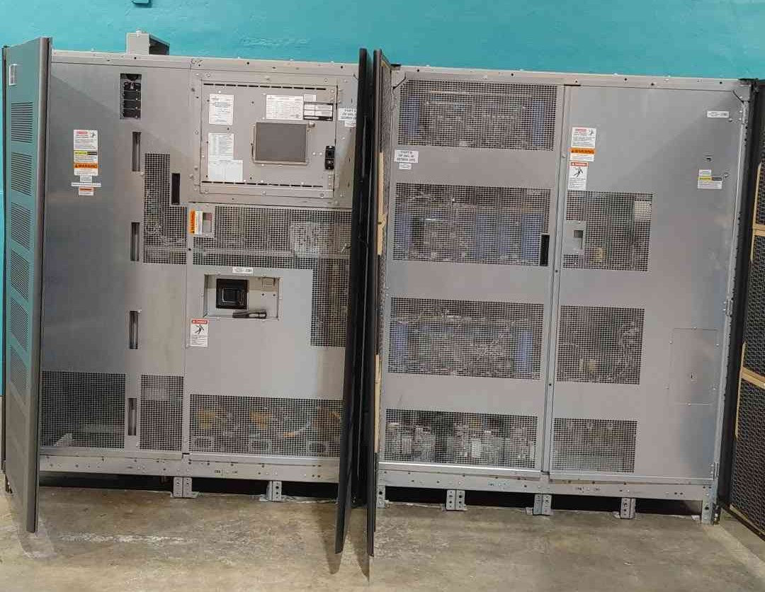 Liebert NXL 750kVA 3 Phase UPS System 575V 40MM750303IBS02 Siemens 1200A Breaker