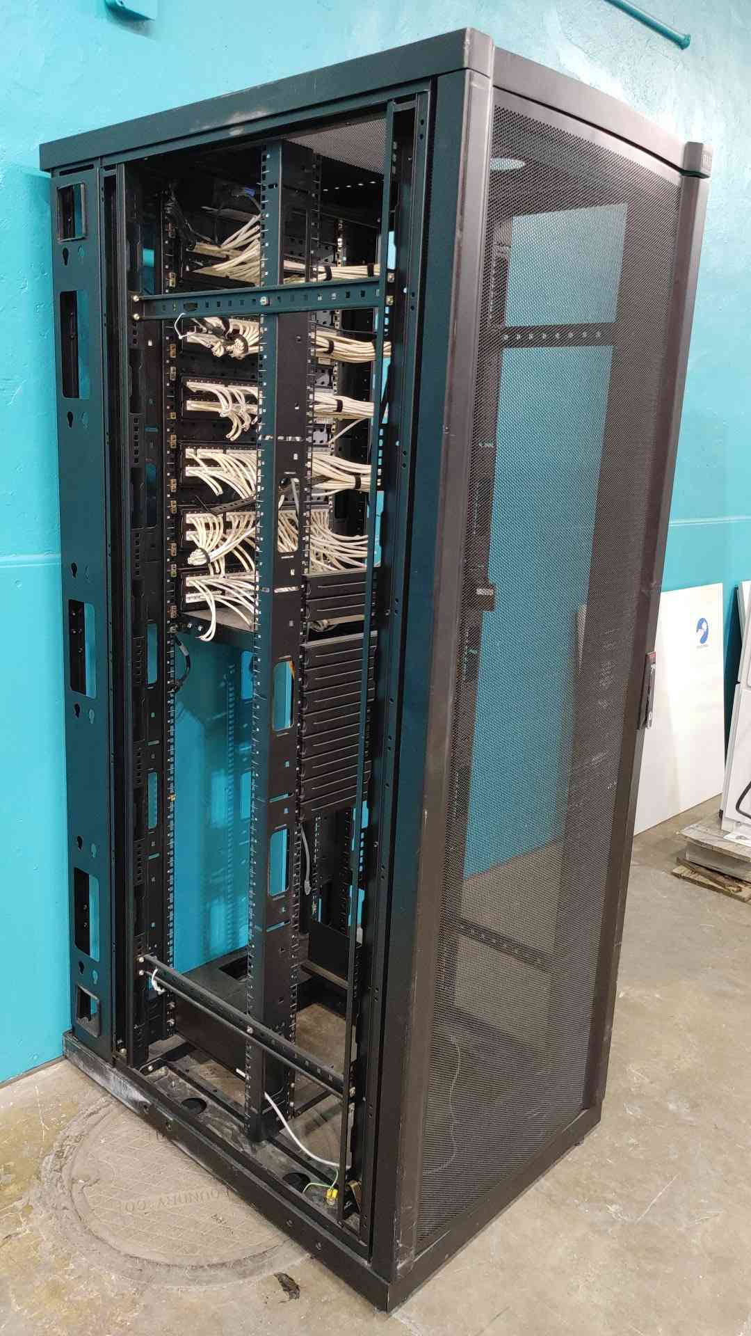APC NetShelter SX 42U Server Rack Cabinet AR2311BLKX370 Populated Patch Panels