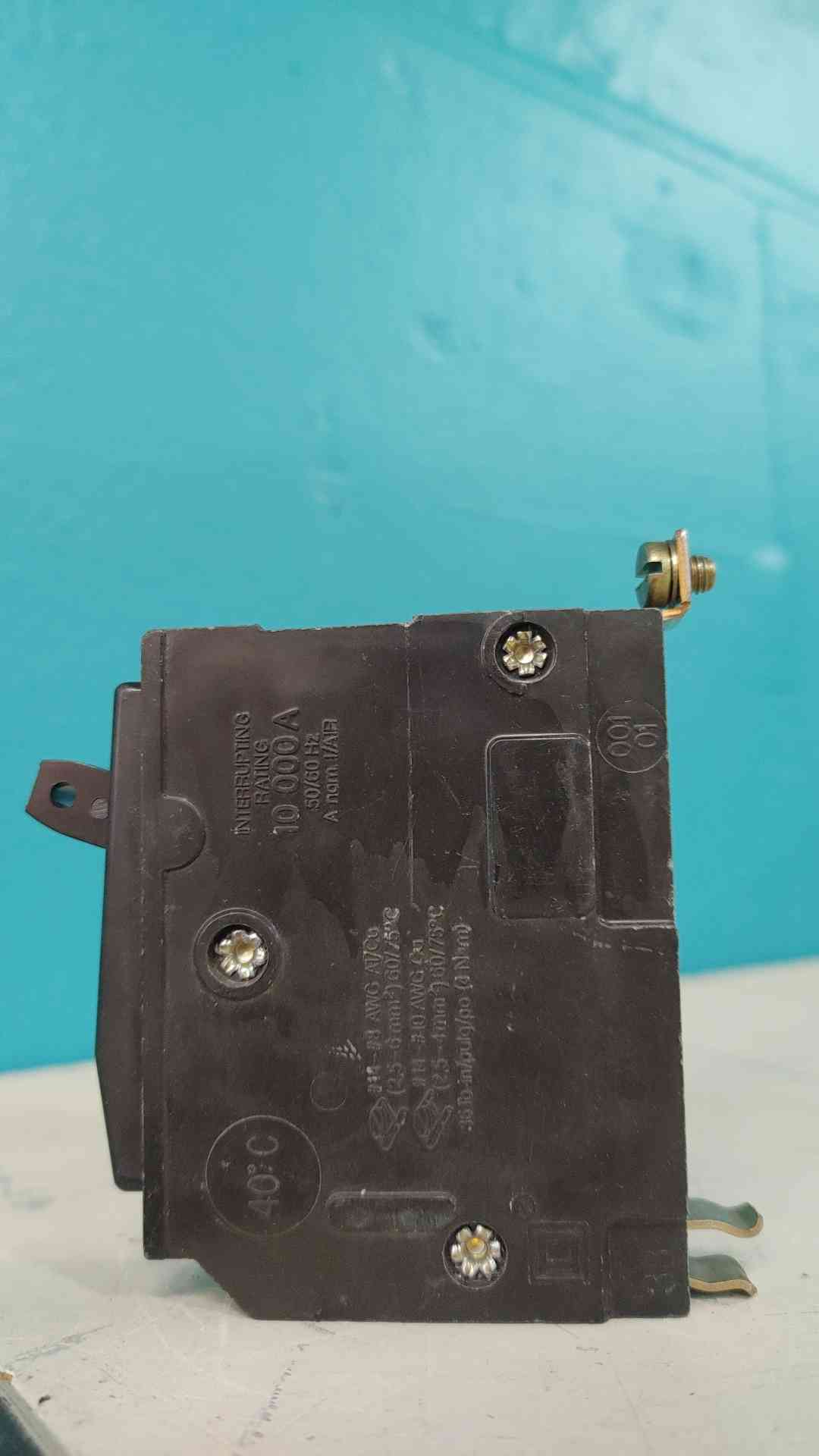 Square D QOB120 20A 1 Pole 120/240V Bolt-On Circuit Breaker Type QOB 20 Amp