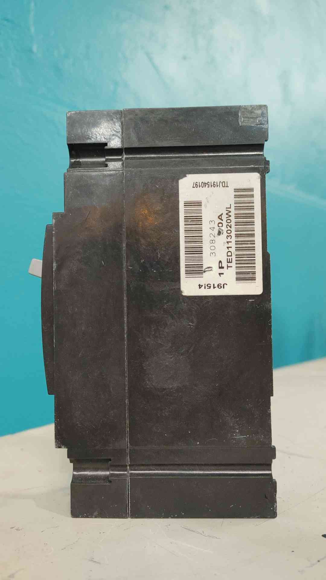 GE TED113020WL 20A 1 Pole 277V Bolt-On Industrial Circuit Breaker TED113020 20