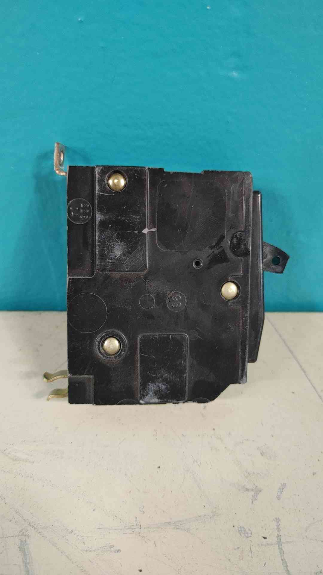 Square D QOB130 30A 1 Pole 120/240V Bolt-On Circuit Breaker Type QOB 30 Amp