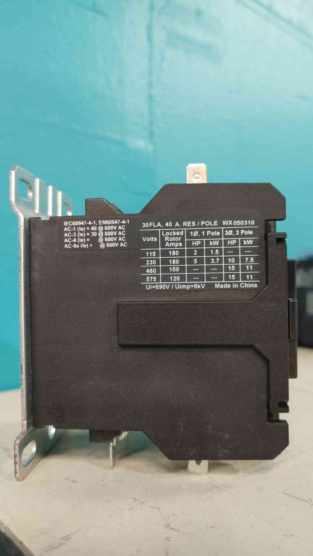 Eaton C25DND330A Definite Purpose Contactor 3 Pole 30A 110V 120V Coil C25DND330