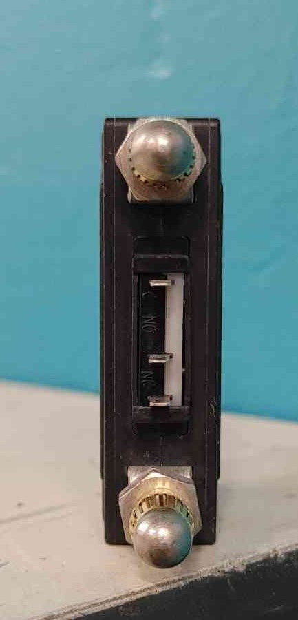 Airpax LELK1-1REC4-29813-30-V 30 Amp 1 Pole Bullet Circuit Breaker 80V 250V