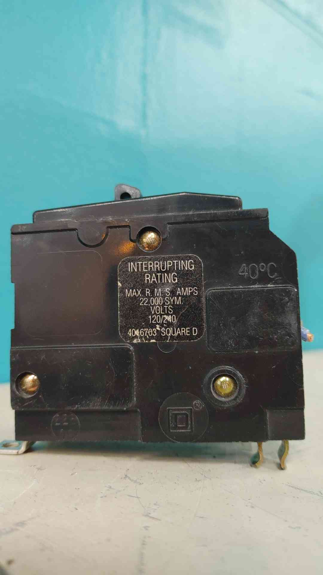 Square D QO230VH 2 Pole 30 Amp 22kA 120/240V Plug-On Circuit Breaker