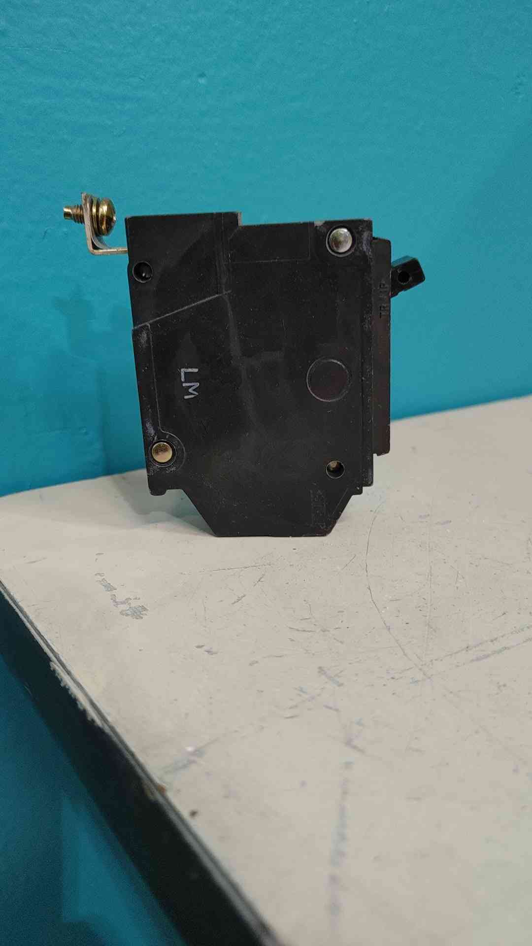 GE THQB1120 1 Pole 20 Amp 120/240V Bolt-On Circuit Breaker THQB