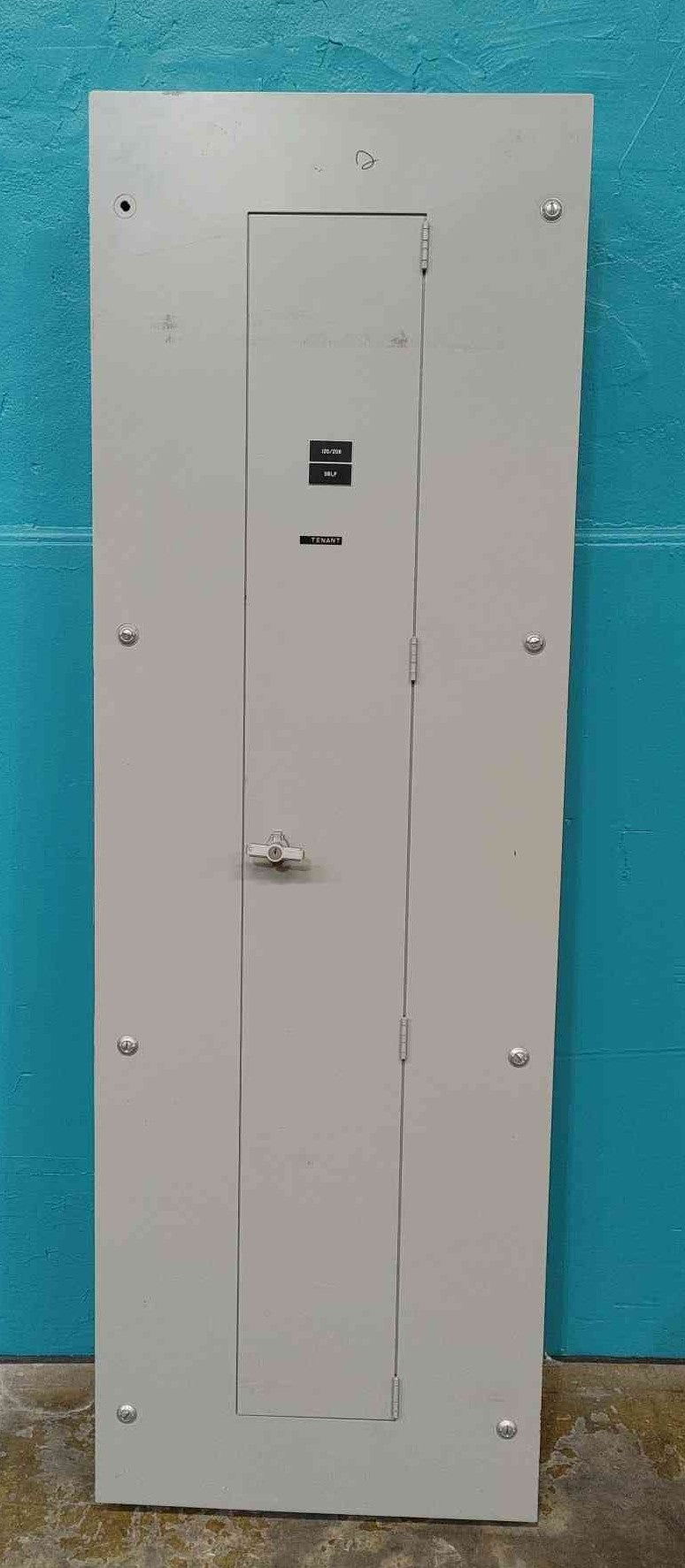 GE NLAB 400A 208Y/120V 3-Phase Commercial Panelboard Loaded w/ THQB Breakers