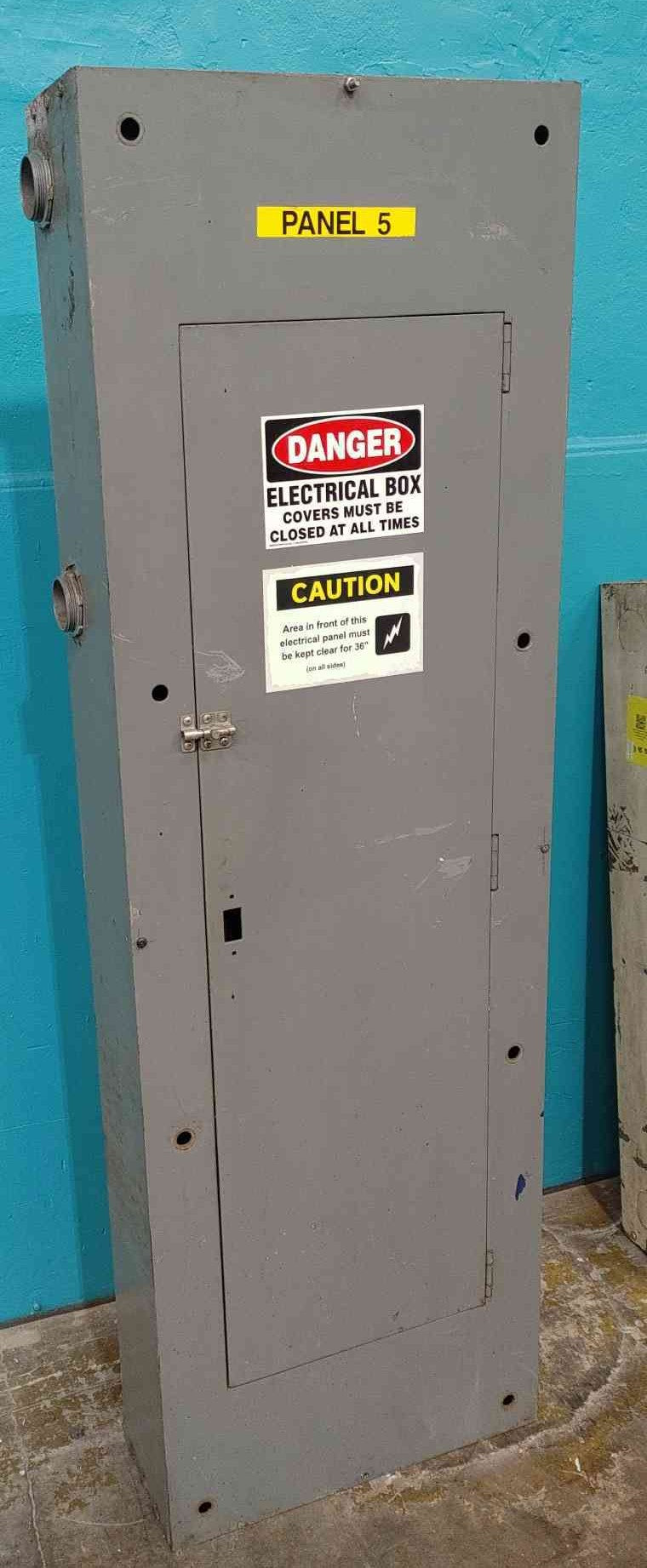 ITE Siemens Panelboard 200A 3 Phase Main Disconnect w/ 18x 20A 2P Breakers