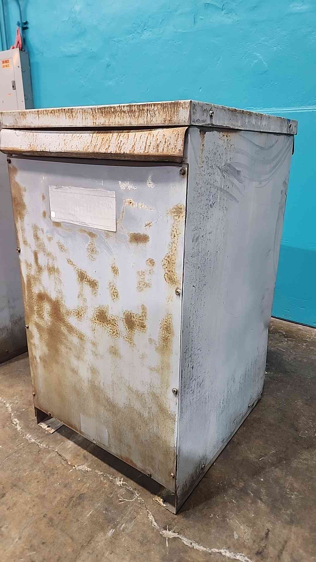 GE 100 kVA Single Phase Dry Type Transformer 240x480V 120/240V 100kVA 9T23B3675
