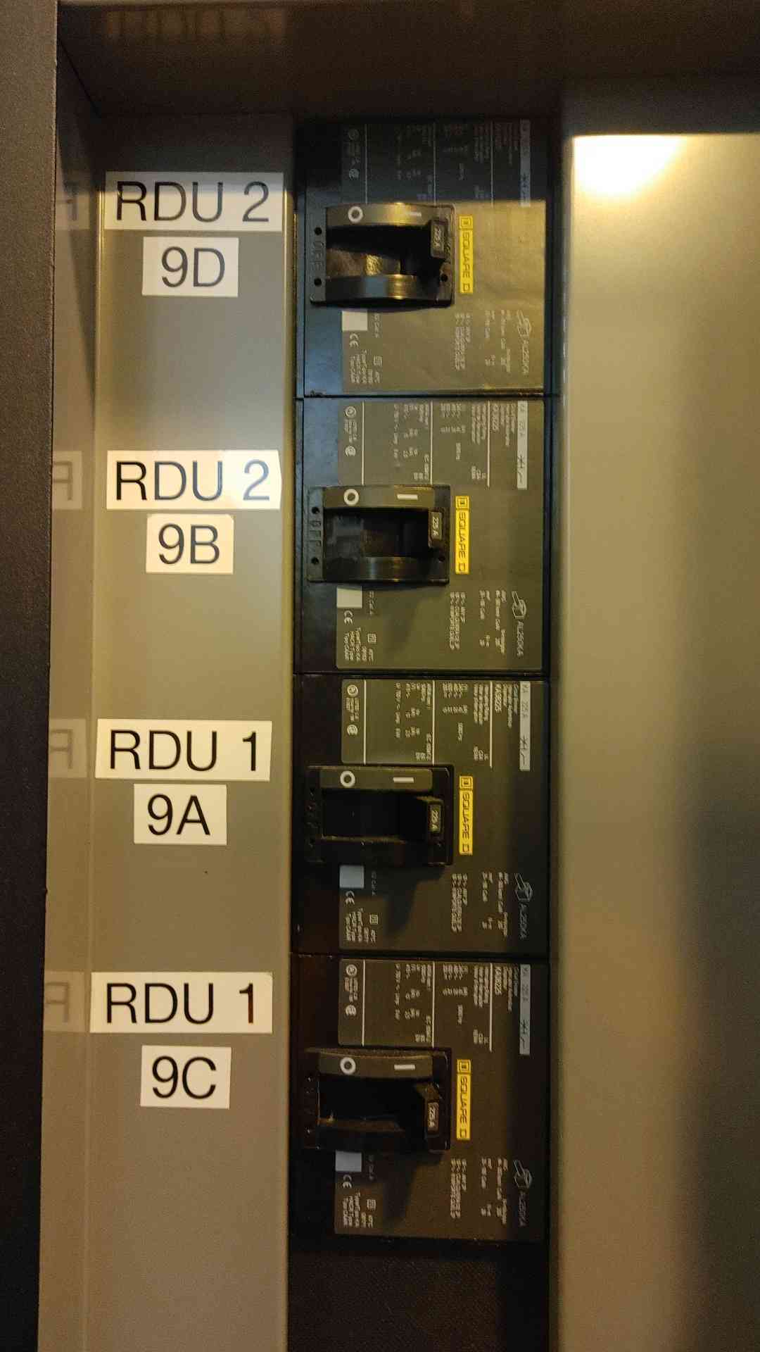 Square D I-Line Panelboard Interior 600A 600V 6x KA36225 225A Breakers Emerson