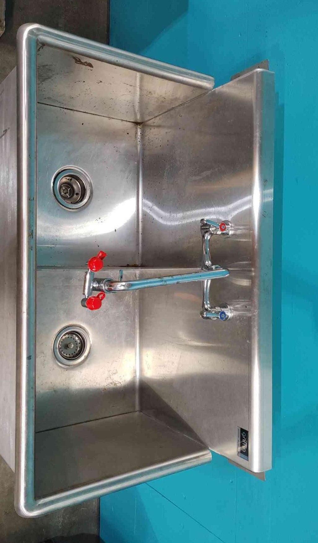 Griffin Stainless Steel 2 Compartment Commercial Sink Faucet Eye Wash Station