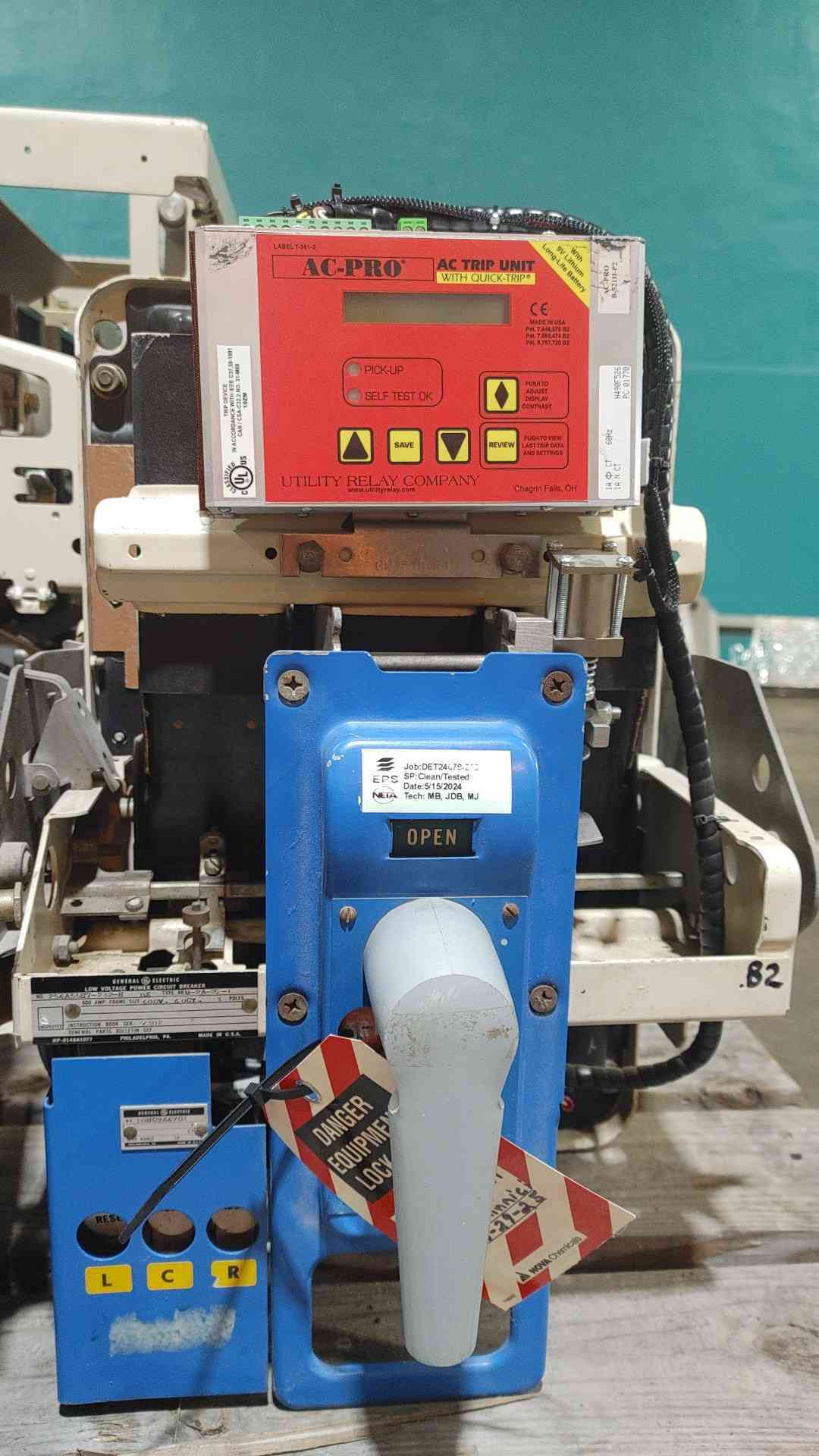 GE AKU-2A-25-1 600A Frame Circuit Breaker 600V Drawout URC AC-PRO Trip Unit NETA