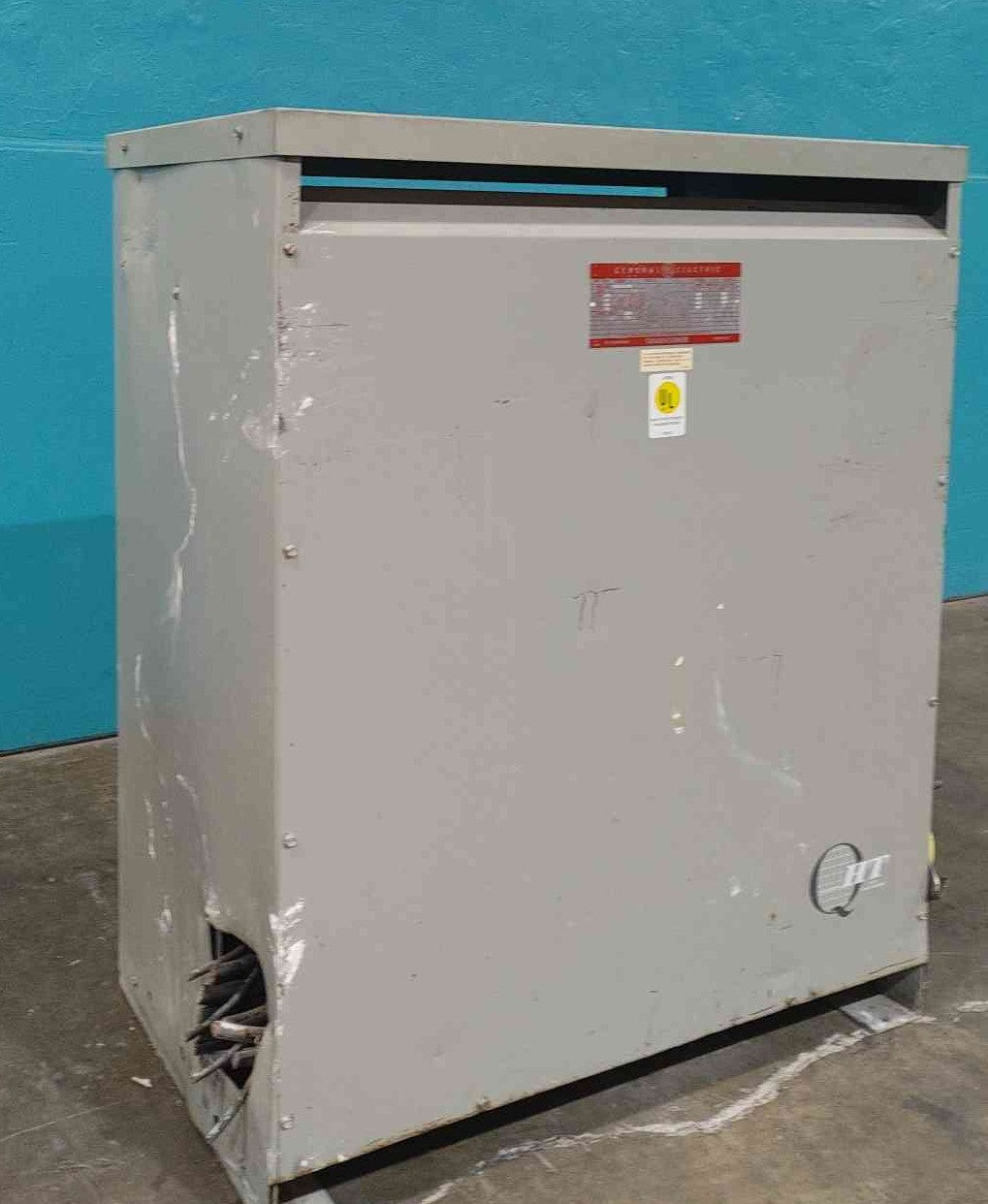 GE 9T23B3877 225 kVA Dry Type Transformer 480V Delta 208Y/120V 3 Phase 1350LBS
