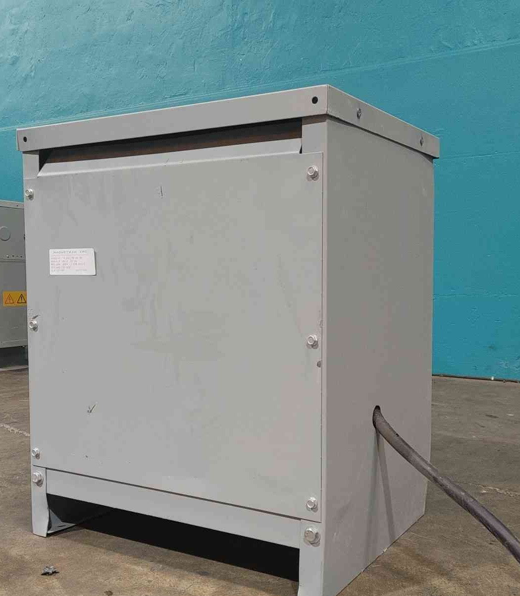 Magnetran 9.5 kVA Transformer 208V 460V Delta to 400V 231V Wye 3 Phase European