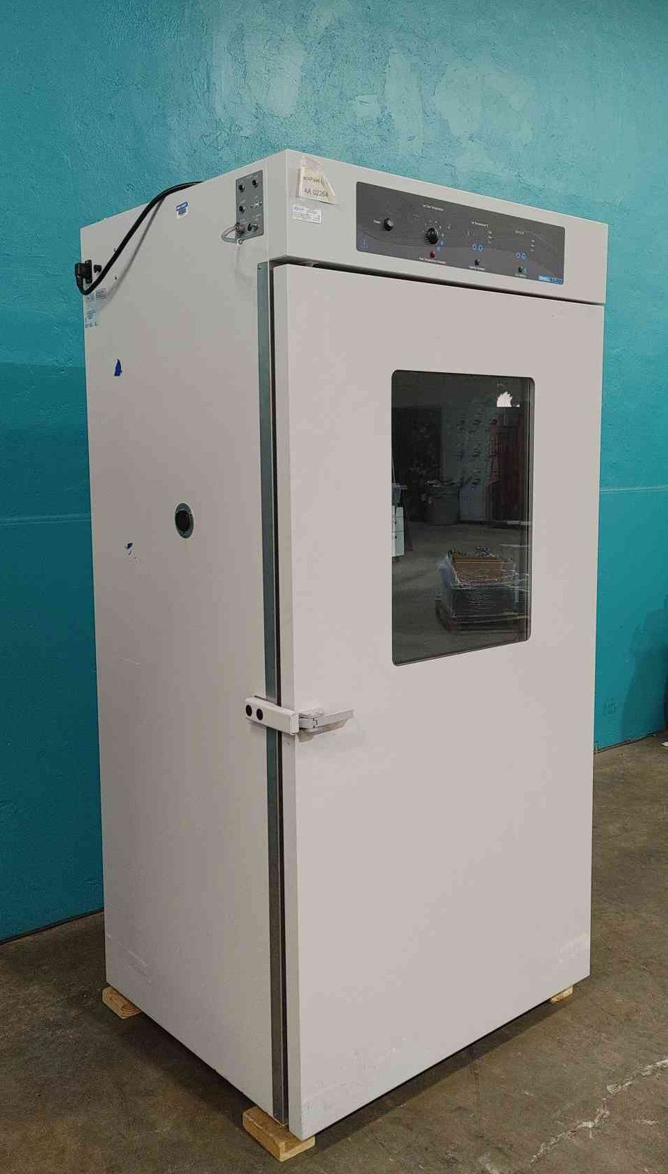 Shel Lab SCO31 Large Reach In CO2 Incubator 30 Cu Ft Stainless Chamber 115V