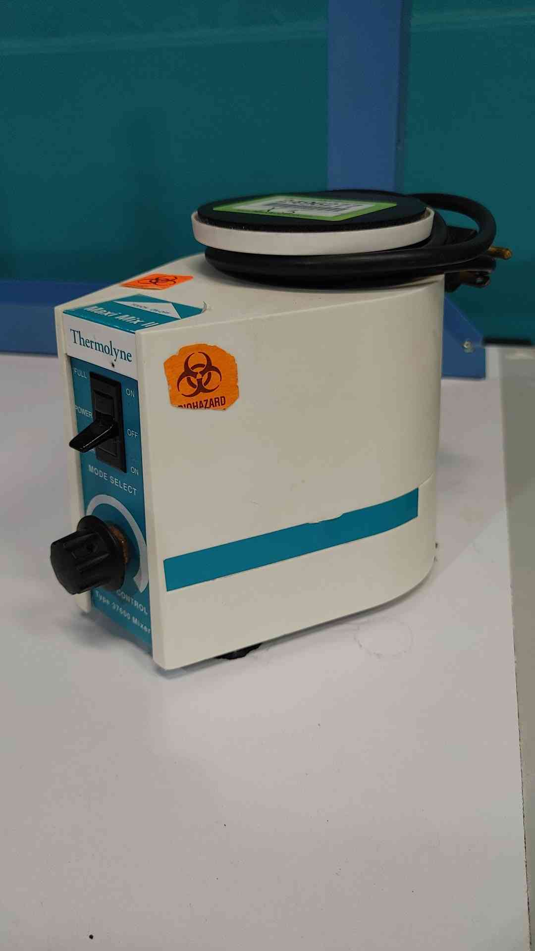 Thermolyne Maxi Mix II M37615 Type 37600 Benchtop Lab Vortex Mixer 120V