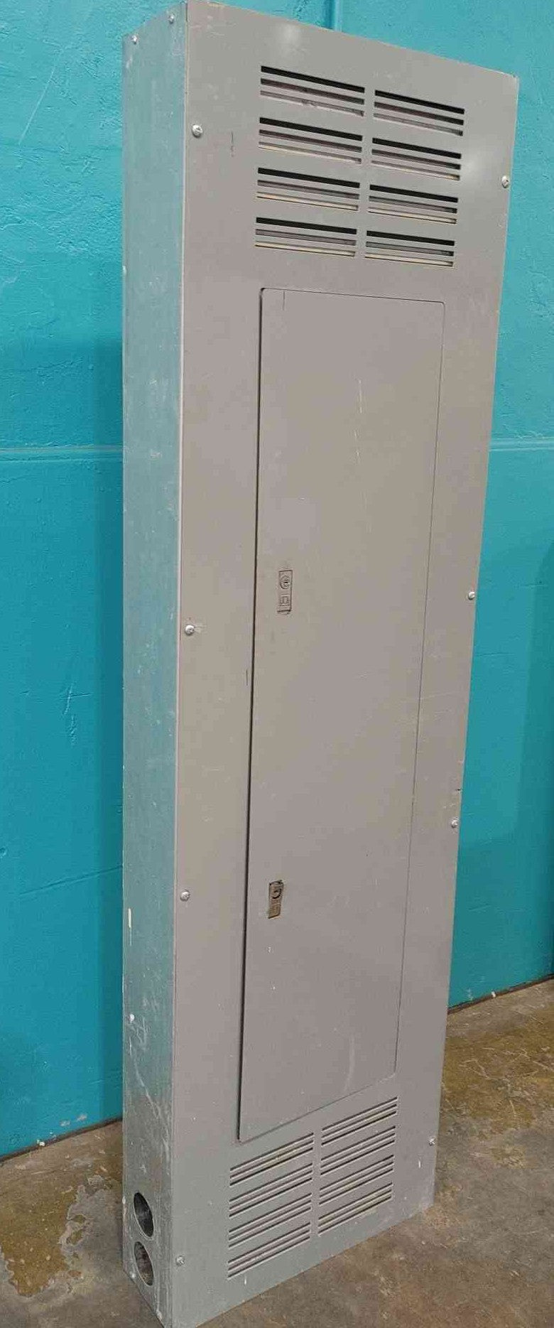 Square D NQOD 350A Panelboard 208Y 120V 3 Ph 42 Space Main Breaker 350 Amp MHC68VS