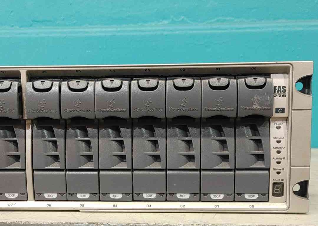 NetApp FAS270 Dual Controller Storage Array System 14-Bay 300GB Fibre Channel