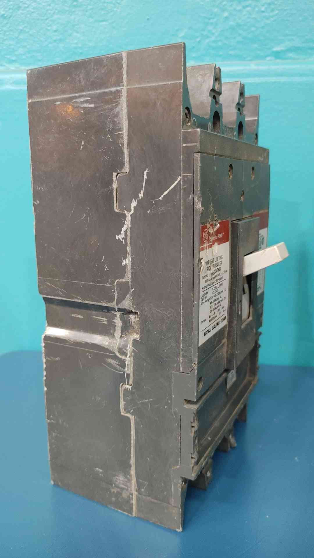 GE SGHA36AT0600 Spectra RMS 600A Frame 600V 3P Breaker w/ 400A Rating Plug SRPG