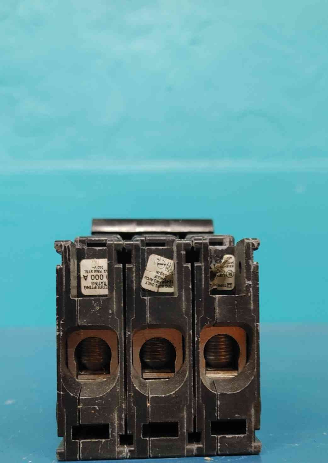 Square D QO3100 100 Amp 3 Pole Plug-On Circuit Breaker 240V 10kA QO 3P 100A 3PH