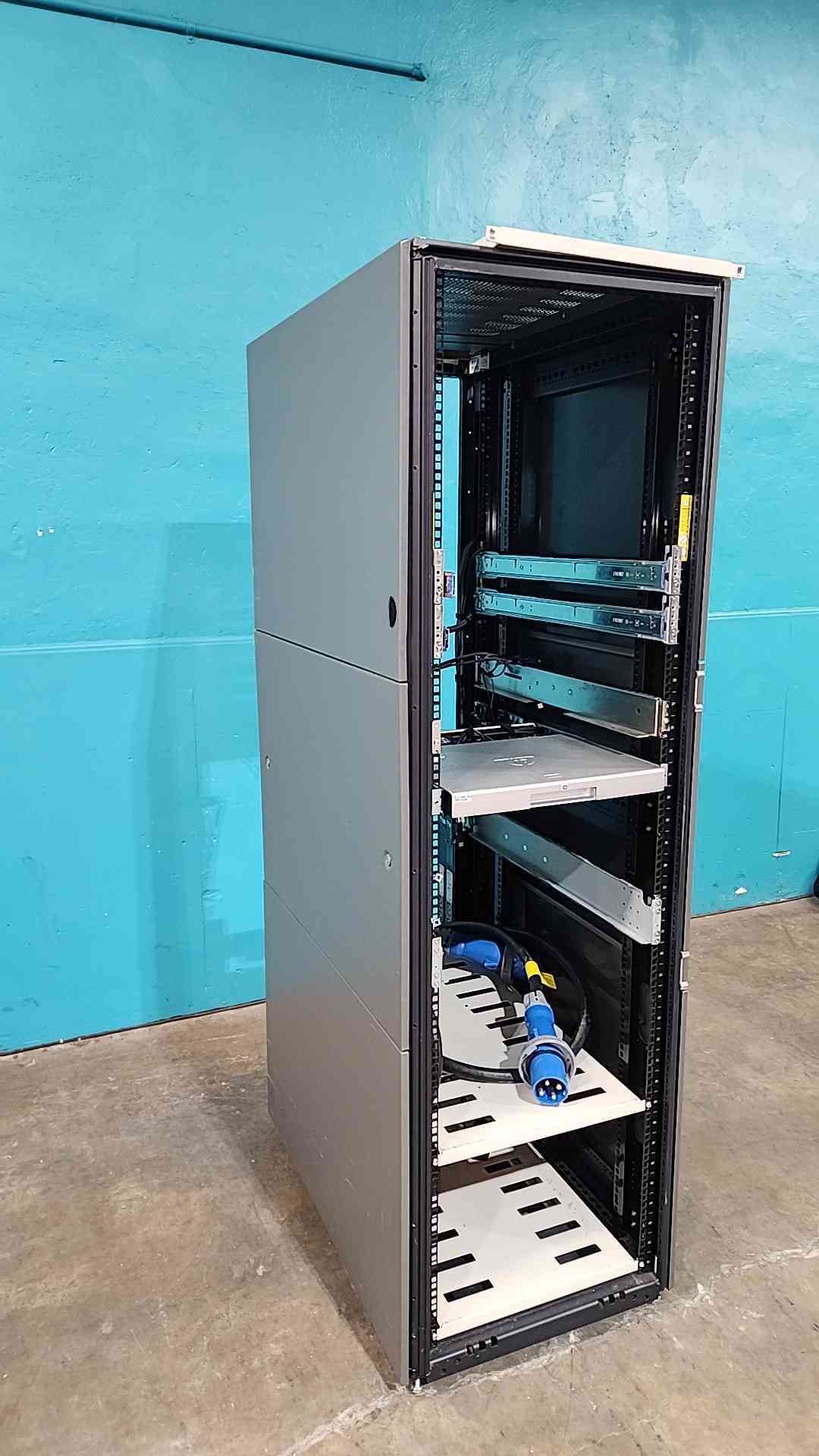 HP 10642 G2 42U Server Rack Cabinet Enclosure Frame 383573-001 Rails PDU Cable
