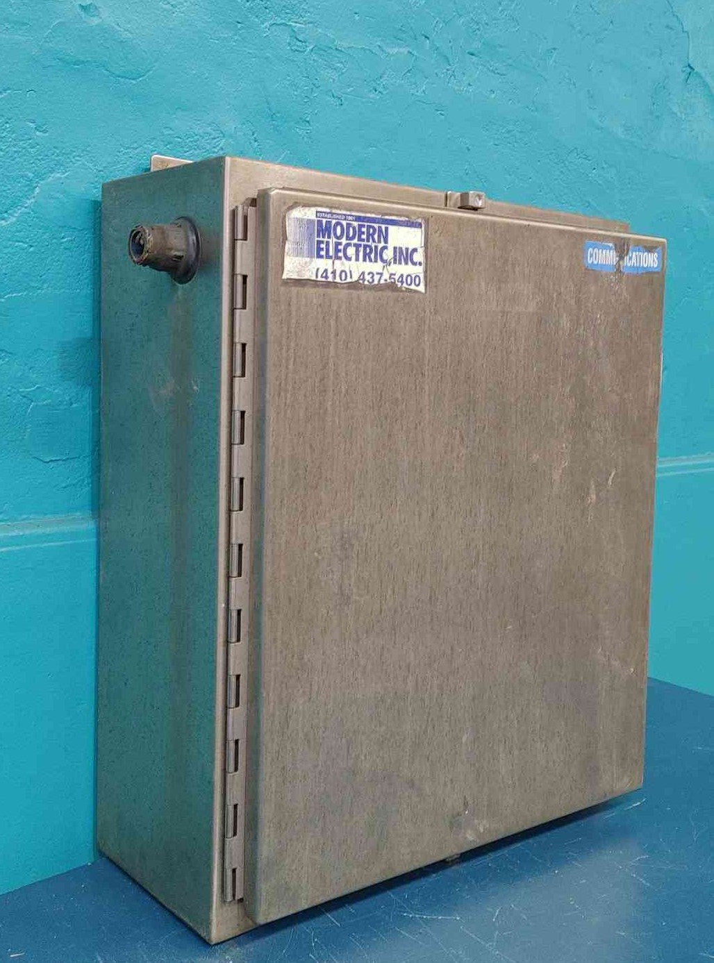 nVent Hoffman NEMA 4X Stainless Steel Wall-Mount Enclosure 24" x 20" x 8" (Sku:116298)
