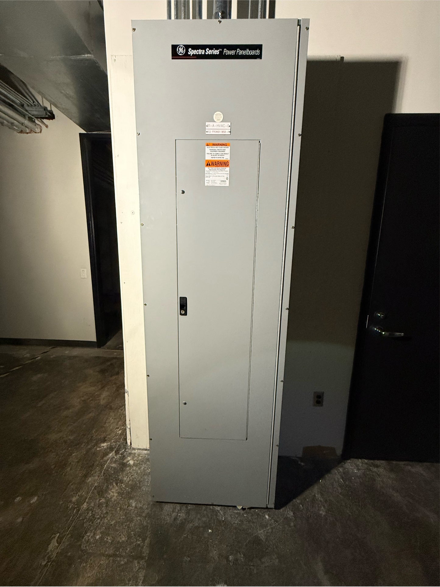 GE Spectra Series 250A Panelboard  12x Breaker Distribution (SKU: 109724)