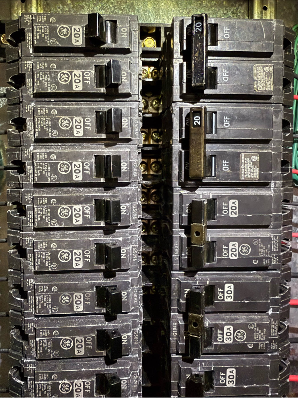 GE A Series ll  Panelboard 225 amp 208/120v 3PH (SKU: 109741)