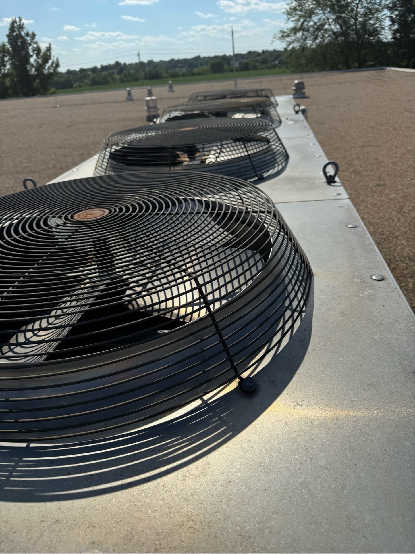 Liebert 4-fan Condenser DCDL415-AS4046 460v 3PH â€˜11 and â€˜13 (SKU: 110361)