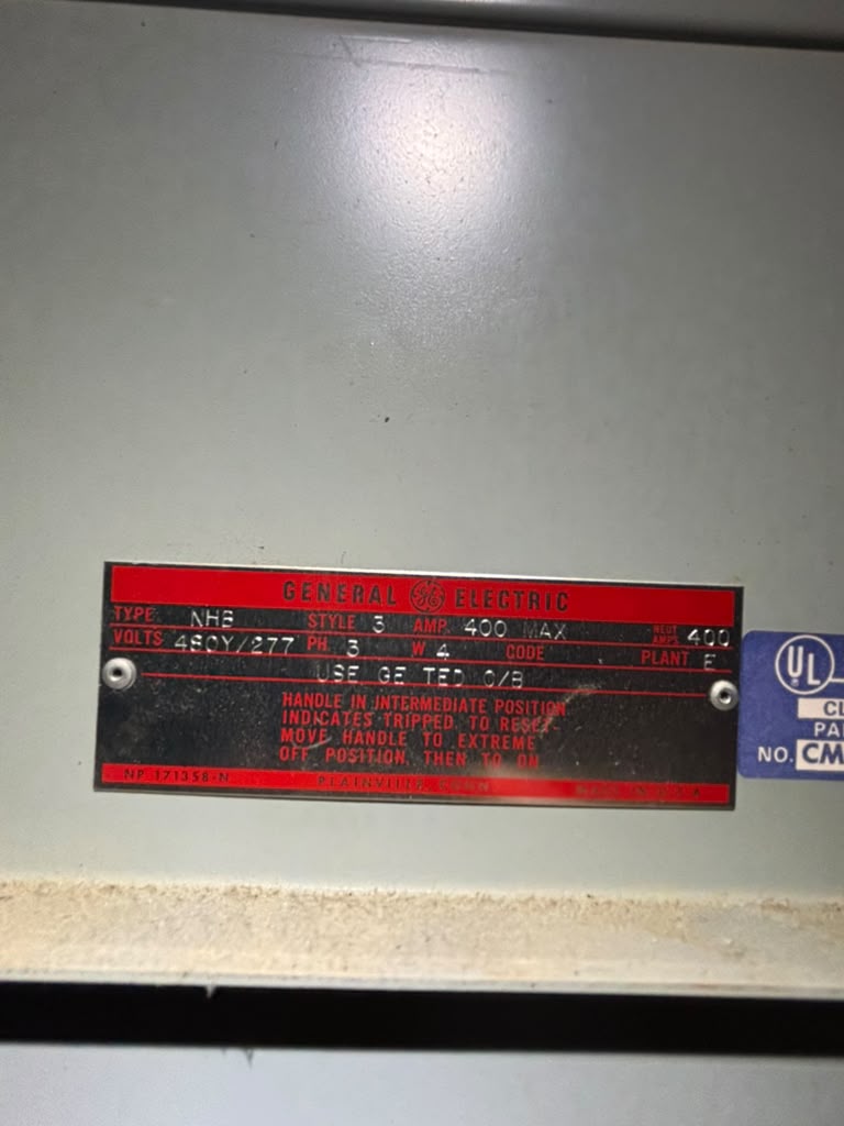 GE NHB 400A 480Y/277V 3PH 4W Commercial Panelboard Enclosure TED Breakers
