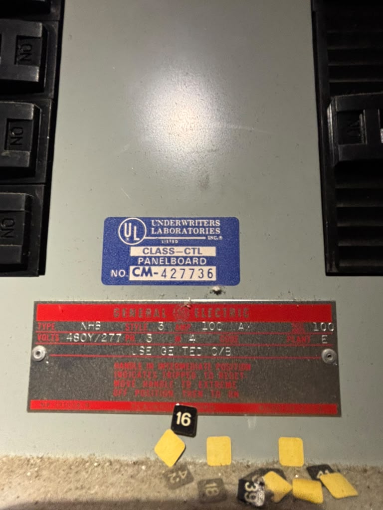 GE NHB 100A 480Y/277V 3PH 4W Panelboard Enclosure TED Breakers
