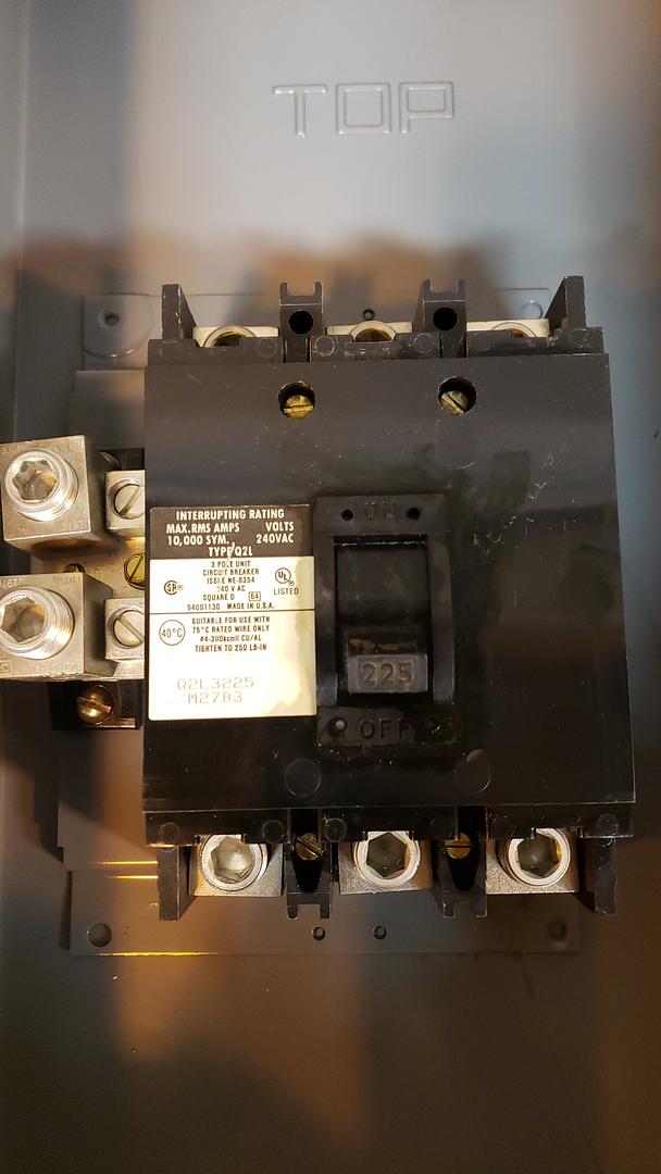 225A Square D Enclosed Circuit Breaker(S6LLST11853)