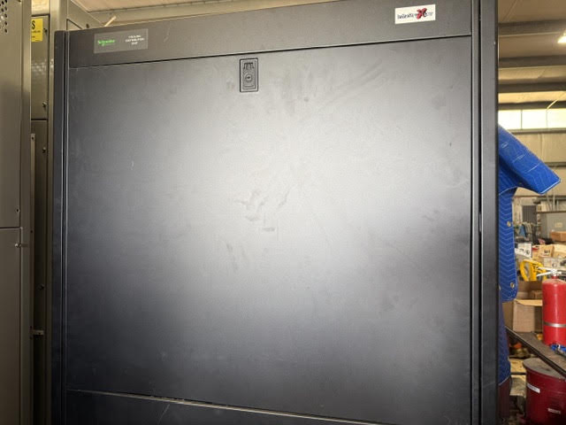 APC Schneider ACFD12 Cooling Distribution Unit 12 Circuit Data Center CDU