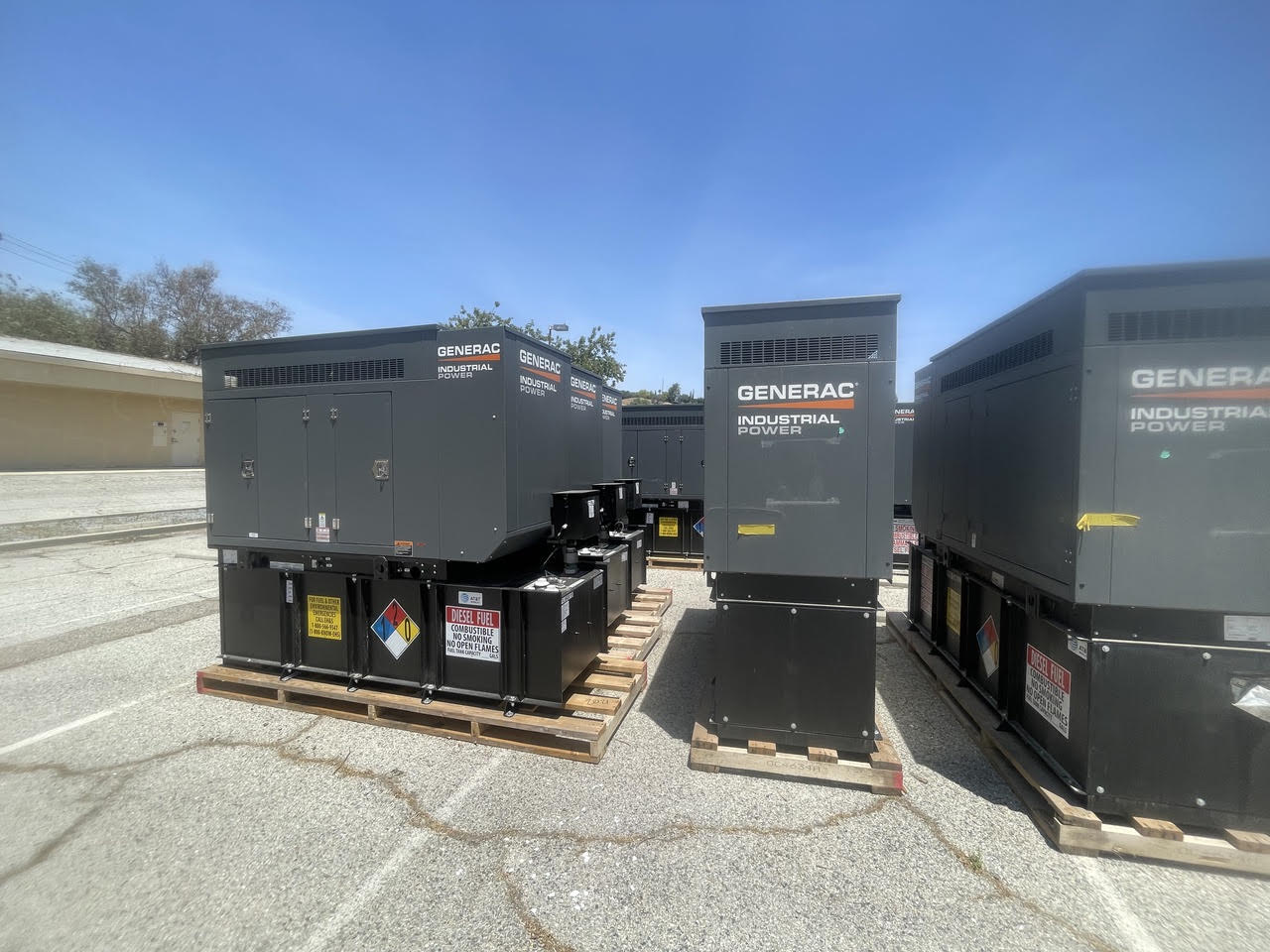 New 30KW Generac Diesel Generator 120/240VAC 3PH 2.2L Eng 190 Gal Tank